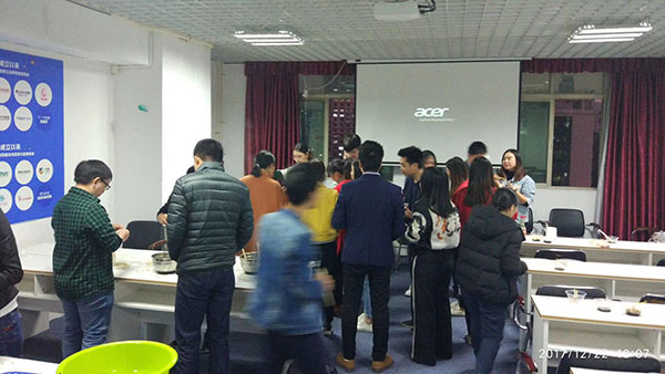 包餃子活動現(xiàn)場 包餃子活動現(xiàn)場